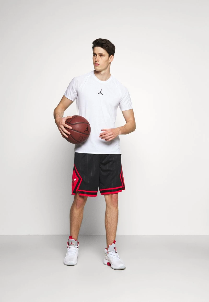 Nike Performance NBA CHICAGO BULLS STATEMENT SWINGMAN - Vereinsmannschaften - Black/university Red/white | Herren 2 Nike Performance NBA CHICAGO BULLS STATEMENT SWINGMAN - Vereinsmannschaften - Black/university Red/white | Herren – Bild 2