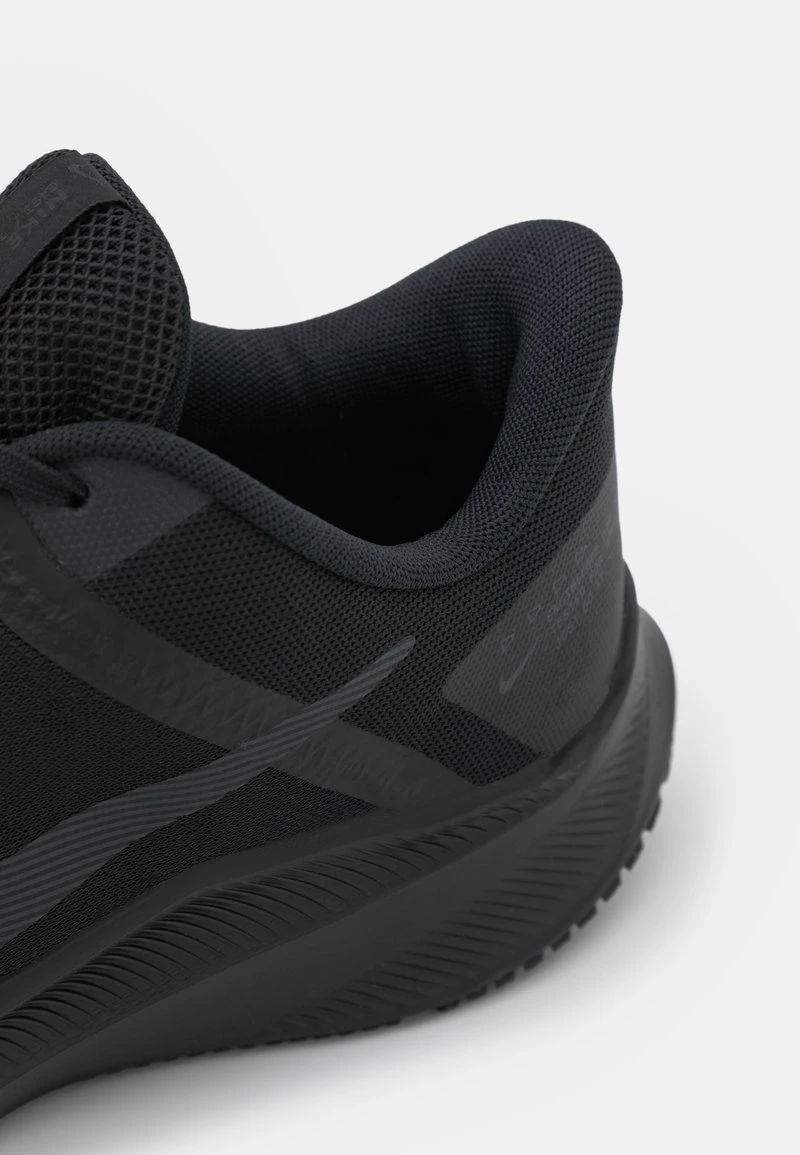Nike Performance Herren QUEST 4 - Laufschuh Neutral - Black/dark Smoke Grey 6 Nike Performance Herren QUEST 4 - Laufschuh Neutral - Black/dark Smoke Grey – Bild 6