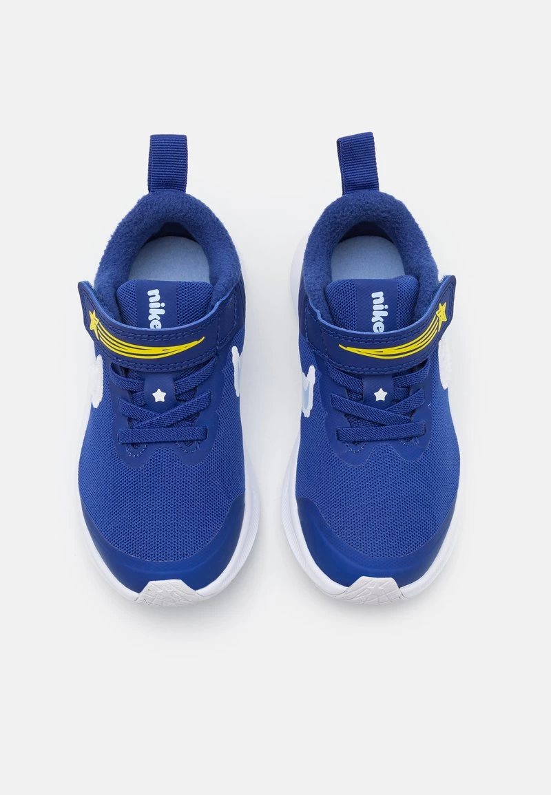 Nike Performance STAR RUNNER 3 DREAM UNISEX - Laufschuh Neutral - Deep Royal Blue/white/aluminum/yellow Strike 4 Nike Performance STAR RUNNER 3 DREAM UNISEX - Laufschuh Neutral - Deep Royal Blue/white/aluminum/yellow Strike – Bild 4