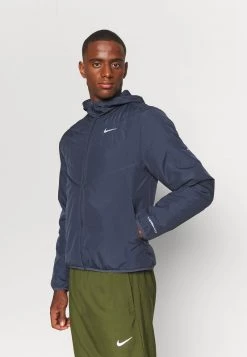 Nike Performance Herren Laufjacke - Thunder Blue/silver 9 Nike Performance Herren Laufjacke - Thunder Blue/silver -Angebote Nike Store 65cf583366e14bd2b673b40c58972e97