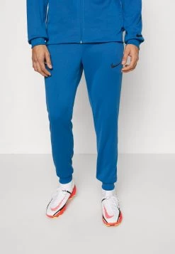 Nike Performance FC LIBERO TRACKSUIT - Trainingsanzug - Dark Marina Blue/black | Herren 16 Nike Performance FC LIBERO TRACKSUIT - Trainingsanzug - Dark Marina Blue/black | Herren -Angebote Nike Store 672a828dde9c43489e8b7a82d6bdce9c