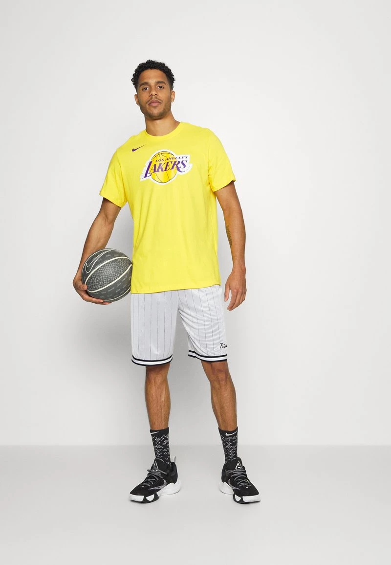 Nike Performance Herren NBA LOS ANGELES LAKERS TEE - Vereinsmannschaften - Gelb 2 Nike Performance Herren NBA LOS ANGELES LAKERS TEE - Vereinsmannschaften - Gelb – Bild 2