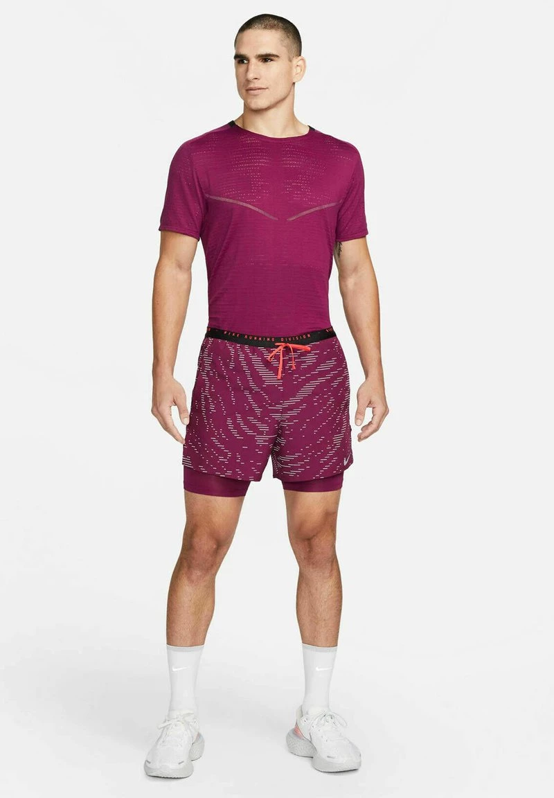 Nike Performance Herren RUN DIVISION FLEX STRIDE 2-IN-1 5INCH - Kurze Sporthose - Rot 1 Nike Performance Herren RUN DIVISION FLEX STRIDE 2-IN-1 5INCH - Kurze Sporthose - Rot