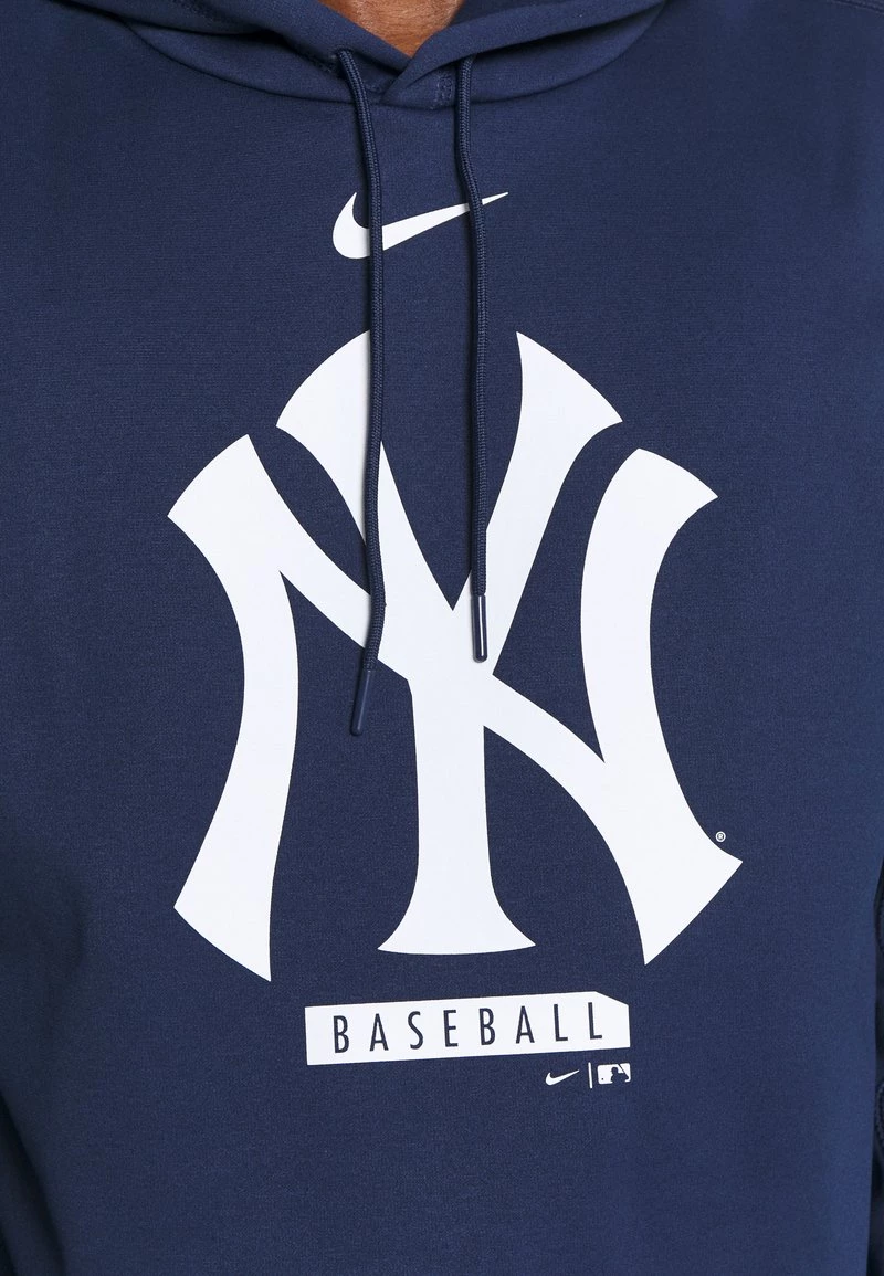 Nike Performance Herren MLB NEW YORK YANKEES LOGO THERMA PERFORMANCE HOODI - Vereinsmannschaften - Midnight Navy 5 Nike Performance Herren MLB NEW YORK YANKEES LOGO THERMA PERFORMANCE HOODI - Vereinsmannschaften - Midnight Navy – Bild 5