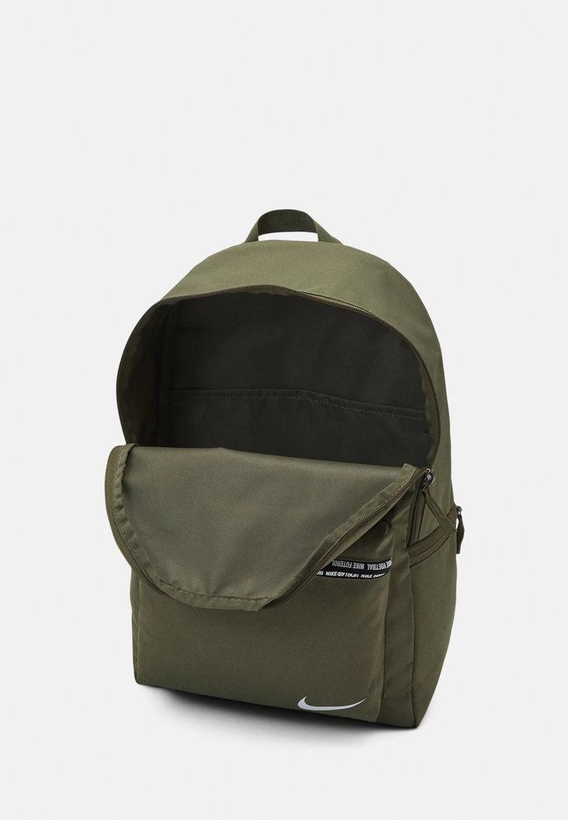 Nike Performance FC UNISEX - Tagesrucksack - Medium Olive/black/white 4 Nike Performance FC UNISEX - Tagesrucksack - Medium Olive/black/white – Bild 4