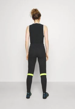 Nike Performance Damen TOTTENHAM HOTSPURS TRAVEL PANT - Vereinsmannschaften - Black/green 7 Nike Performance Damen TOTTENHAM HOTSPURS TRAVEL PANT - Vereinsmannschaften - Black/green -Angebote Nike Store 6b4e924b3cc94b4fa171984fb3f77960