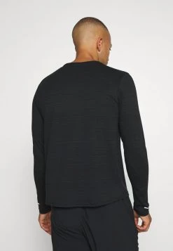 Nike Performance Herren MILER - Sport T-shirt - Black/silver 8 Nike Performance Herren MILER - Sport T-shirt - Black/silver -Angebote Nike Store 6c65aa38e3b045dbae2274f6223c6792