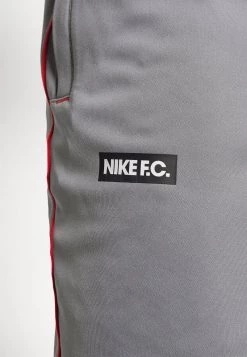 Nike Performance Herren FC LIBERO PANT - Jogginghose - Cool Grey/habanero Red/white -Angebote Nike Store 6c804d3ab3714fe1be2245f4ee7a7682