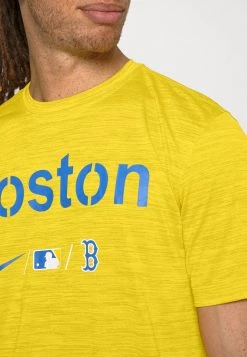 Nike Performance Herren MLB BOSTON RED SOX CITY CONNECT LEGEND PRACTICE VELOCITY - Sport T-shirt - Midwest Gold -Angebote Nike Store 6c967883a06048a6b1c9e3923d881004