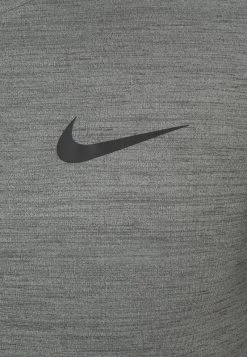 Nike Performance Herren HYPER DRY - T-Shirt Print - Iron Grey/particle Grey/black -Angebote Nike Store 6c9f221a276a41a0b20fb50bf116fe87