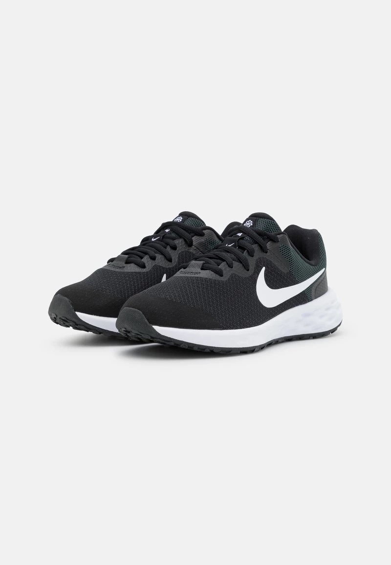 Nike Performance REVOLUTION 6 UNISEX - Laufschuh Neutral - Black/white/dark Smoke Grey 2 Nike Performance REVOLUTION 6 UNISEX - Laufschuh Neutral - Black/white/dark Smoke Grey – Bild 2