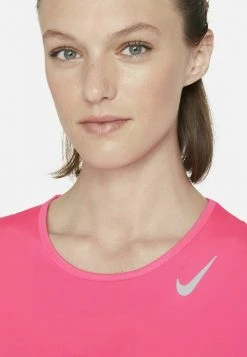Nike Performance Damen RACE - Sport T-shirt - Hyper Pink 9 Nike Performance Damen RACE - Sport T-shirt - Hyper Pink -Angebote Nike Store 6fcf4aae510e42f8b64b7b2e5393b4c7