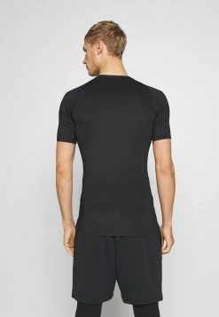 Nike Performance Herren T-Shirt Basic - Black -Angebote Nike Store 6feb77d735a248e4a5fc221b6c842911