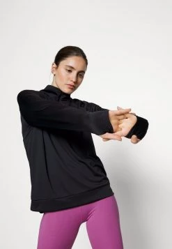 Nike Performance Damen RUN - Langarmshirt - Black/reflective Silver/white -Angebote Nike Store 739b70469bd24623a67bb3babdb99548