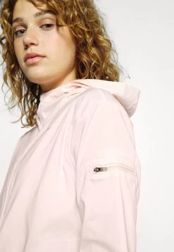 Nike Performance Damen Laufjacke - Pale Coral/silver 11 Nike Performance Damen Laufjacke - Pale Coral/silver -Angebote Nike Store 7433a4a94fdb4137879693cb970b340c