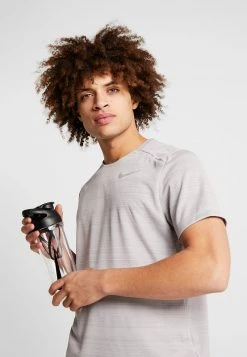 Nike Performance Unisex HYPERCHARGE SHAKER BOTTLE - Trinkflasche - Clear/black -Angebote Nike Store 75141dc1f0c34c779a8f3ed8e995dc6e