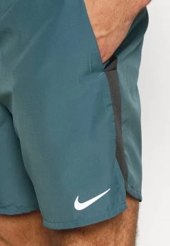 Nike Performance Herren CHALLENGER SHORT - Kurze Sporthose - Ash Green/smoke Grey/reflective Silver -Angebote Nike Store 7661fbc0a23c439e96aea9fcc16d0286
