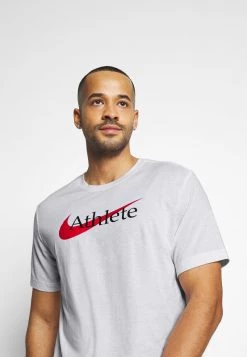Nike Performance Herren TEE ATHLETE - T-Shirt Print - White/university Red 10 Nike Performance Herren TEE ATHLETE - T-Shirt Print - White/university Red -Angebote Nike Store 77e8ad0e95b6400bbd216693da8543fb