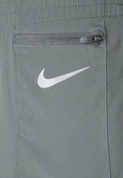 Nike Performance Damen TEMPO LUXE SHORT - Kurze Sporthose - Smoke Grey -Angebote Nike Store 77f5106e9e5d4b2e8a6acb57e93f8439