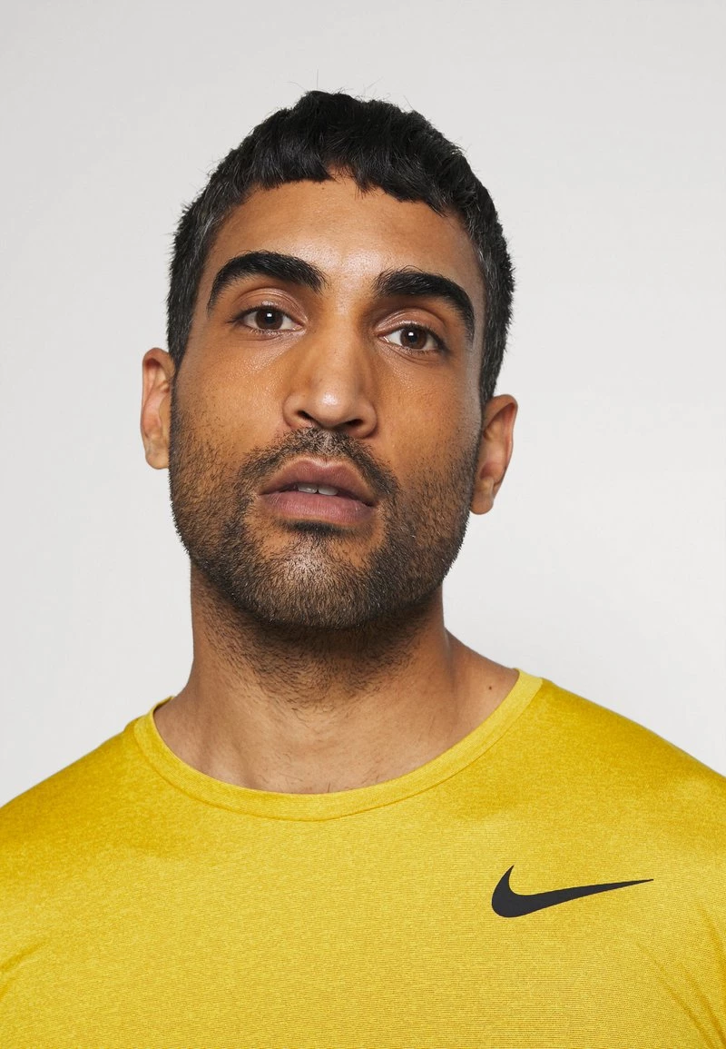 Nike Performance Herren T-Shirt Basic - Tawny/dark Sulfur/heather/black 4 Nike Performance Herren T-Shirt Basic - Tawny/dark Sulfur/heather/black – Bild 4