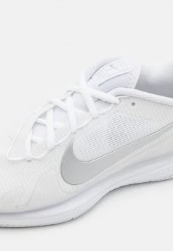 Nike Performance Damen COURT AIR ZOOM VAPOR PRO - Multicourt Tennisschuh - White/metallic Silver 11 Nike Performance Damen COURT AIR ZOOM VAPOR PRO - Multicourt Tennisschuh - White/metallic Silver -Angebote Nike Store 7919af98baf5448bbbc3c67898dc302f