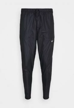 Nike Performance Herren SHIELD - Jogginghose - Black/reflective Silver -Angebote Nike Store 7acb9eb55f984642b09c5b3bb2a2620a