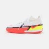 Nike Performance JR. PHANTOM GT2 ACADEMY DYNAMIC FIT IC UNISEX - Fußballschuh Halle - White/bright Crimson/volt