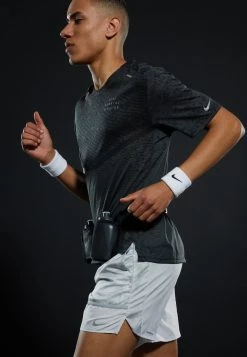 Nike Performance RUN - Sport T-shirt - Black/iron Grey/reflective Silver | Herren -Angebote Nike Store 7d8dd2eba71a4514a26576aeaa263cdb