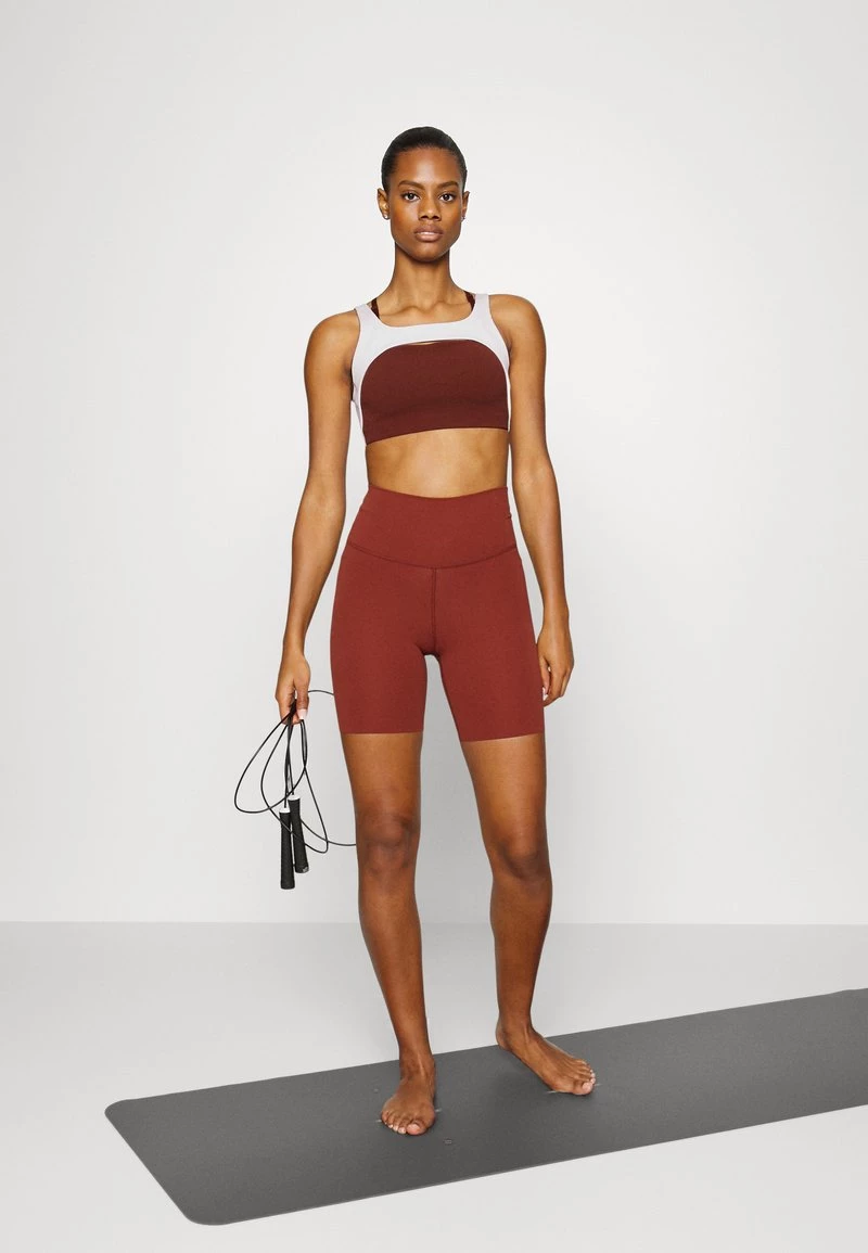 Nike Performance INDY BRA - Sport-BH Mit Leichter Stützkraft - Oxen Brown/doll/iris Whisper | Damen 2 Nike Performance INDY BRA - Sport-BH Mit Leichter Stützkraft - Oxen Brown/doll/iris Whisper | Damen – Bild 2