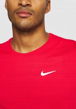 Nike Performance Herren MILER TOP - Sport T-shirt - University Red/reflective Silver -Angebote Nike Store 7e4a622e39be44d7a883af0a3f009b19