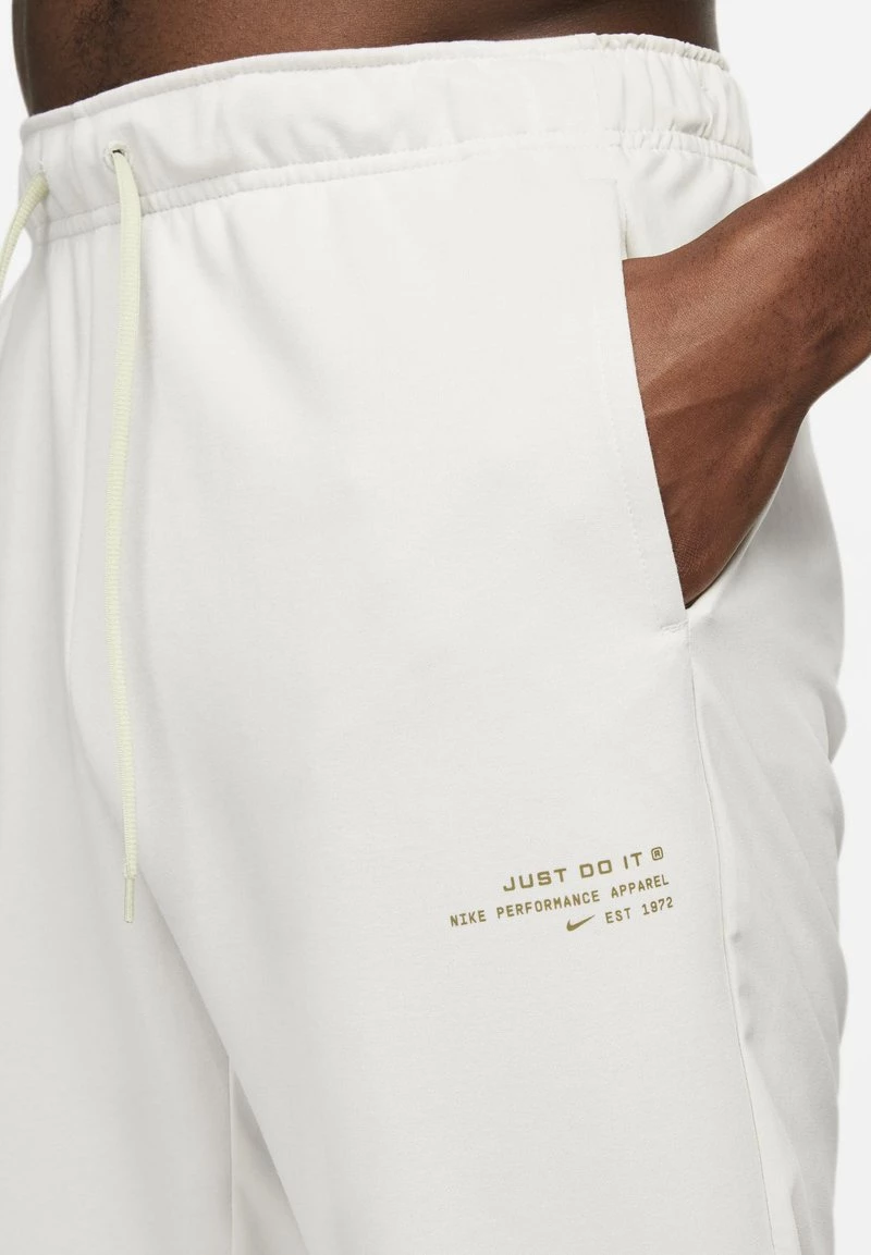 Nike Performance Herren TAPER - Jogginghose - Light Bone 4 Nike Performance Herren TAPER - Jogginghose - Light Bone – Bild 4