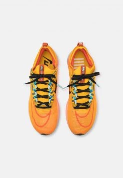 Nike Performance Herren ZOOM FLY 4 HKNE UNISEX - Laufschuh Neutral - University Gold/black/amarillo/magma Orange/sunset Tint/copa -Angebote Nike Store 7f3f3adae8ae4bf4bfd7186205aaf5d2