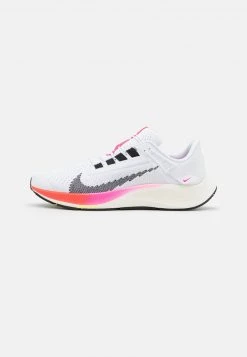 Nike Performance Herren AIR ZOOM PEGASUS 38 FLYEASE - Laufschuh Neutral - White/black/football Grey/pink Blast/bright Crimson