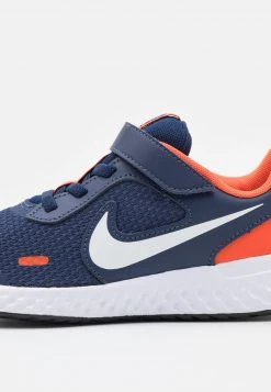 Nike Performance REVOLUTION 5 UNISEX - Laufschuh Neutral - Midnight Navy/white/orange -Angebote Nike Store 8015036616094fd69df0797d27c45715
