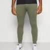 Nike Performance FC PANT - Jogginghose - Medium Olive/thunder Blue | Herren