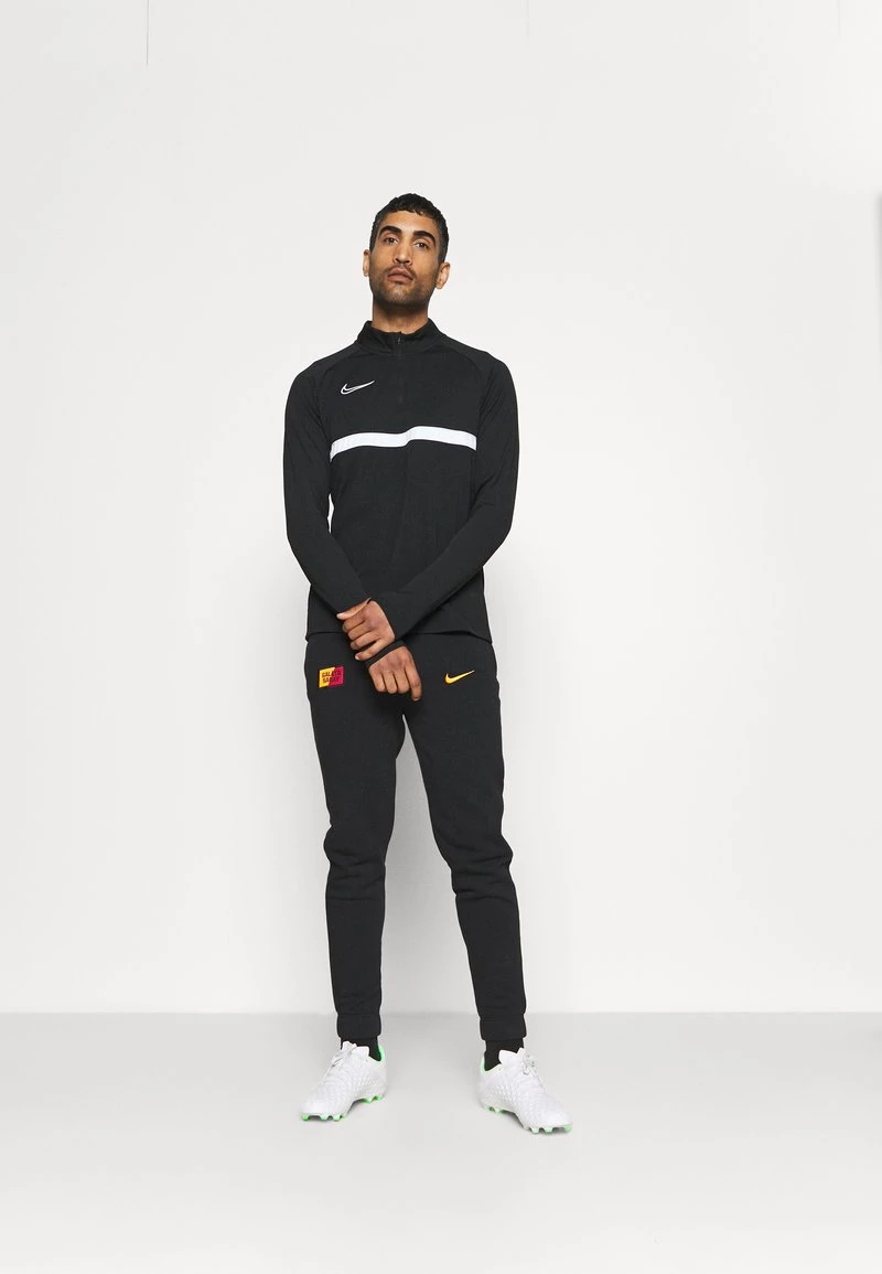 Nike Performance GALATASARAY ISTANBUL PANT - Vereinsmannschaften - Black/vivid Orange | Herren 2 Nike Performance GALATASARAY ISTANBUL PANT - Vereinsmannschaften - Black/vivid Orange | Herren – Bild 2