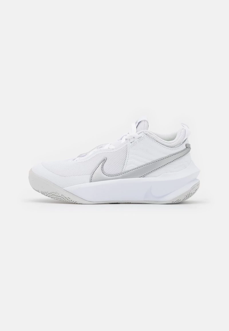 Nike Performance TEAM HUSTLE 10 UNISEX - Basketballschuh - White/metallic Silver/volt/photon Dust 1 Nike Performance TEAM HUSTLE 10 UNISEX - Basketballschuh - White/metallic Silver/volt/photon Dust