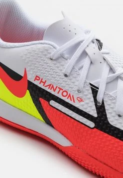 Nike Performance JR PHANTOM GT2 ACADEMY IC UNISEX - Fußballschuh Halle - White/bright Crimson/volt -Angebote Nike Store 871649dcccac48c392bab44588dcadc6