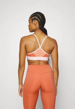 Nike Performance INDY LOGO BRA - Sport-BH Mit Leichter Stützkraft - Light Madder Root/atmosphere/white | Damen -Angebote Nike Store 8b2d56e92e234fc0910ca054688bdbdf