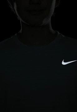 Nike Performance MILER - T-Shirt Basic - Worn Blue | Unisex -Angebote Nike Store 8caf0f9f9dd847a79eb1af8f6871935b