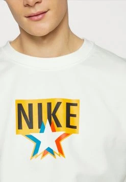 Nike Performance GRAPHIC CREW - Sweatshirt - Sail/university Gold | Herren -Angebote Nike Store 8d9bc756d9f84a388741614ae6a4df13