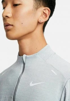 Nike Performance Herren SWEATSHIRTS TF RPL ELMNT HZ - Langarmshirt - Grau 9 Nike Performance Herren SWEATSHIRTS TF RPL ELMNT HZ - Langarmshirt - Grau -Angebote Nike Store 8da1bb2200f14ae79b214cbbd959bb54