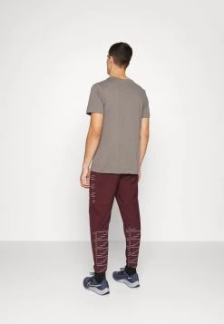 Nike Performance NIKE DRI-FIT RUN DIVISION CHALLENGER HERREN LAUFHOSE - Jogginghose - Burgundy Crush/silver -Angebote Nike Store 8dba09a79a514ae58d7c11c762016b66