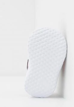 Nike Performance REVOLUTION 5 UNISEX - Laufschuh Neutral - Black/sunset Pulse -Angebote Nike Store 8e8f4c5bc8c4428b988f9229d7ae1f91