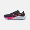 Nike Performance Herren AIR ZOOM PEGASUS 38 - Laufschuh Neutral - Black/flash Crimson/off Noir/hyper Violet/football Grey