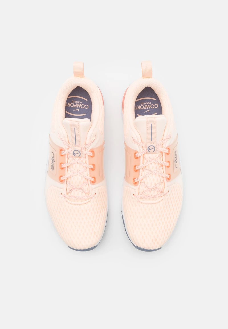 Nike Performance Damen RENEW IN-SEASON TR 10 - Trainingsschuh - Crimson Tint/crimson Bliss/orange Pearl/ashen Slate/white/summit White 4 Nike Performance Damen RENEW IN-SEASON TR 10 - Trainingsschuh - Crimson Tint/crimson Bliss/orange Pearl/ashen Slate/white/summit White – Bild 4