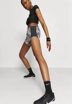 Nike Performance ICON CLASH 10K SHORT - Kurze Sporthose - Light Smoke Grey/dark Smoke Grey | Damen 9 Nike Performance ICON CLASH 10K SHORT - Kurze Sporthose - Light Smoke Grey/dark Smoke Grey | Damen -Angebote Nike Store 8fed46c332bb4543b08fb80a2a9423d0