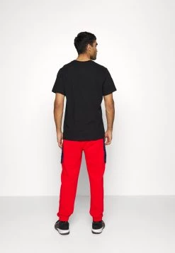 Nike Performance Herren NBA BROOKLYN NETS MOMENTS MIXTAPE PANT - Vereinsmannschaften - University Red/college Navy -Angebote Nike Store 9094c50bb5bd4de7a99c32a331aa469b