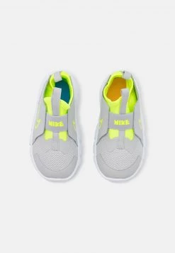 Nike Performance FLEX RUNNER 2 TDV UNISEX - Laufschuh Neutral - Grey Fog/volt/photo Blue -Angebote Nike Store 90edadae13314288aa3ad589e0e34286