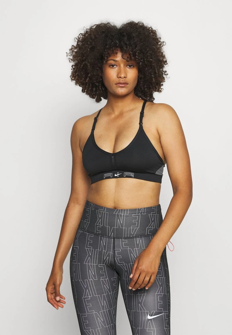 Nike Performance Damen AIR INDY CUTOUTBRA - Sport-BH Mit Leichter Stützkraft - Black/iron Grey/white 1 Nike Performance Damen AIR INDY CUTOUTBRA - Sport-BH Mit Leichter Stützkraft - Black/iron Grey/white